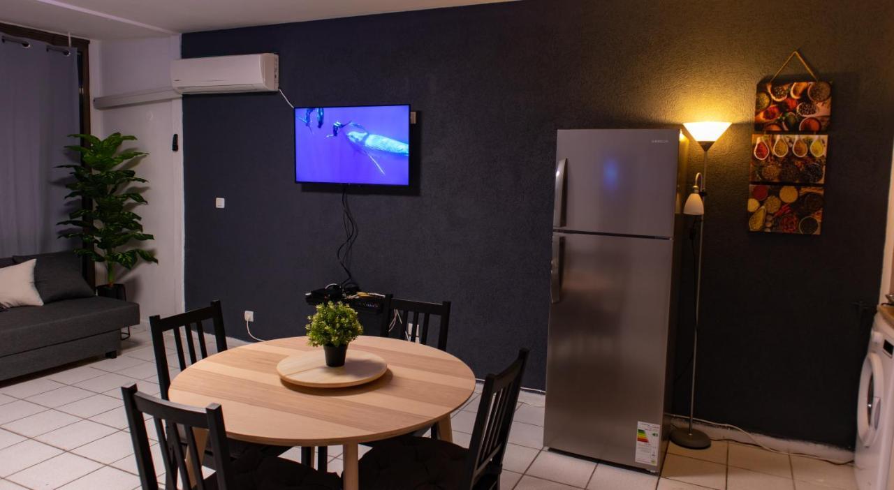 Grey House Eilat Exterior photo