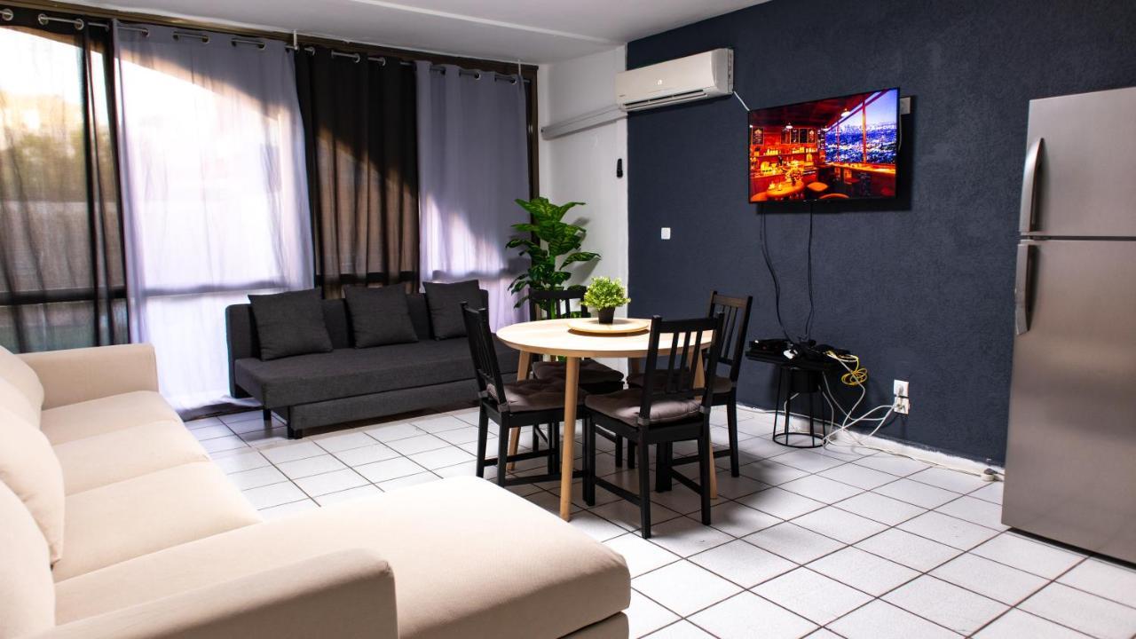 Grey House Eilat Exterior photo