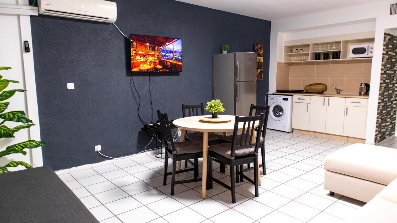 Grey House Eilat Exterior photo