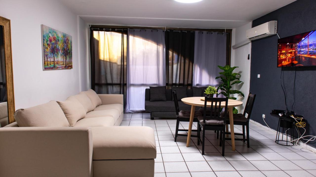 Grey House Eilat Exterior photo