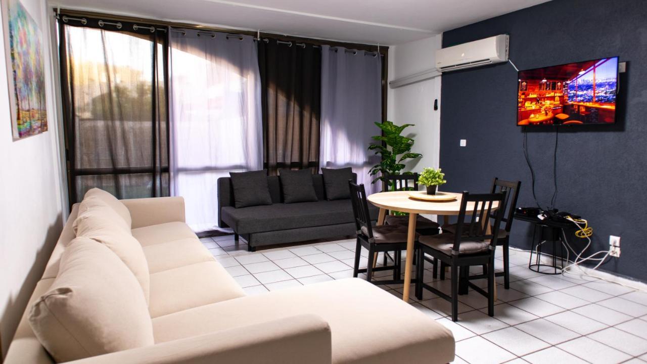 Grey House Eilat Exterior photo